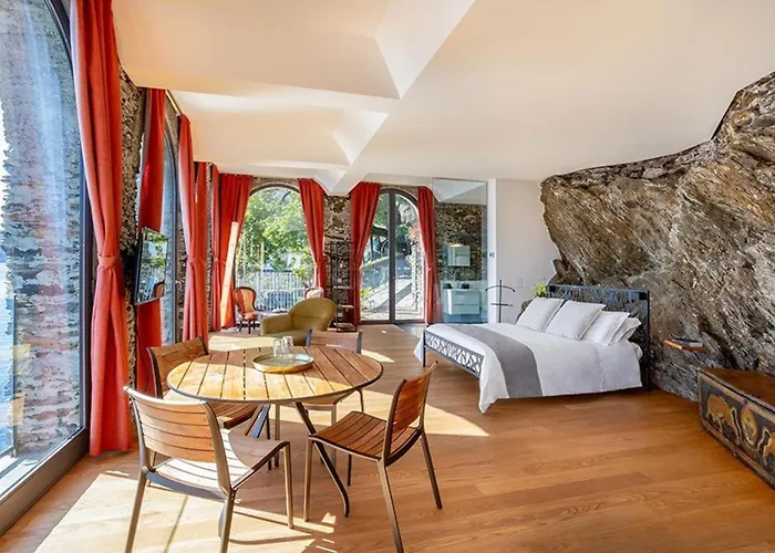 On The Unique Luxury Maggiore 别墅 *