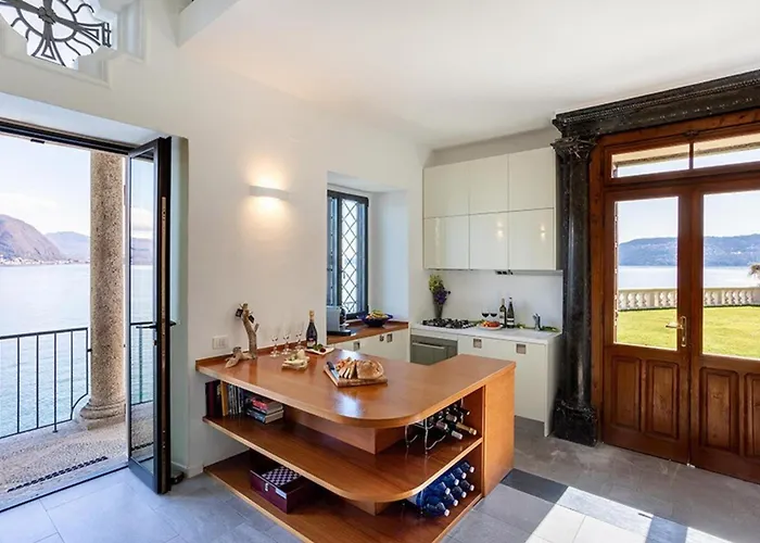 On The Unique Luxury Maggiore 别墅