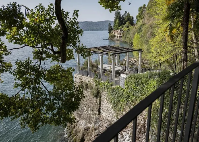 On The Unique Luxury Maggiore 别墅 帕兰扎
